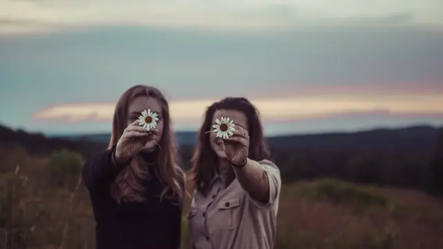 [Bintang] Jangan Takut Kesepian Selagi Punya 4 Zodiak Ini di Hidupmu