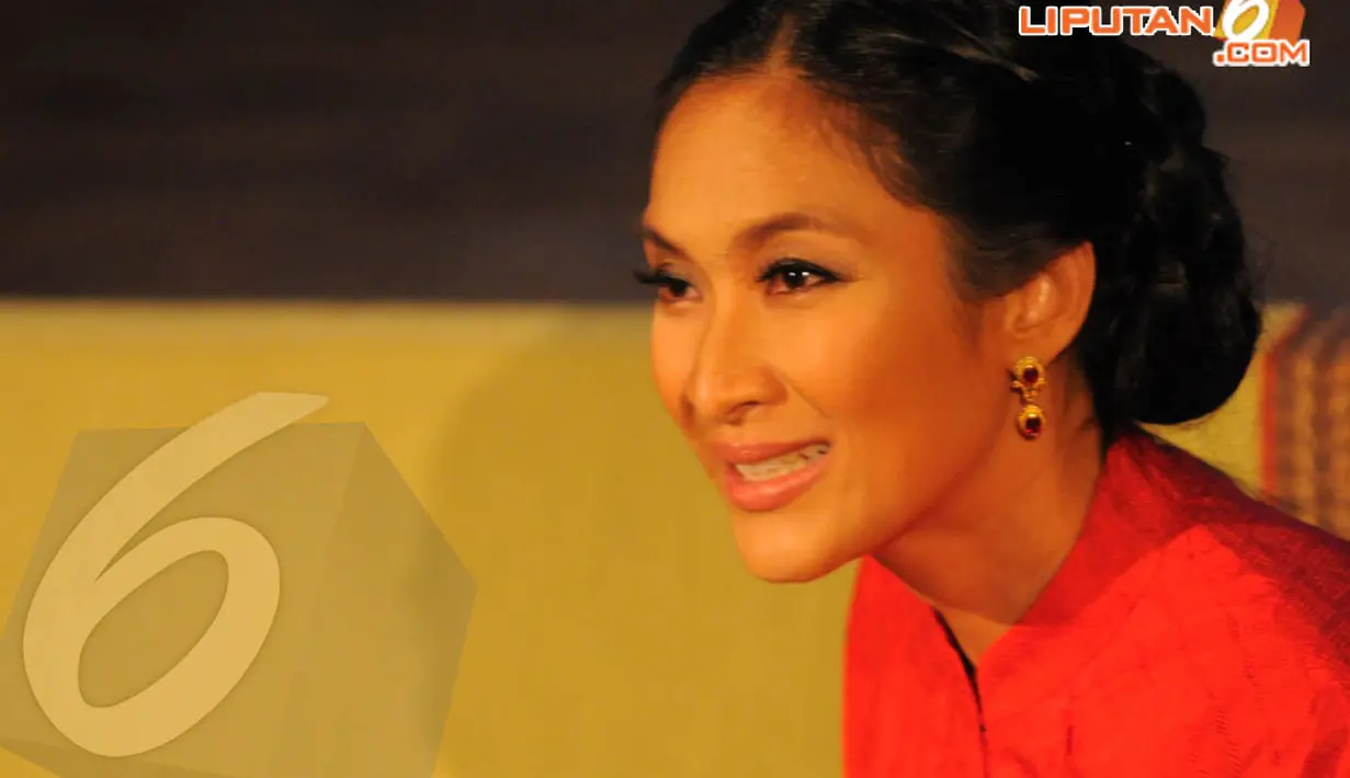 Monolog berjudul “Aku adalah Perempuan” atau “Monolog 8 Perempuan” ini disutradarai oleh aktris berprestasi, Happy Salma. (Liputan6.com/Faisal R. Syam)
