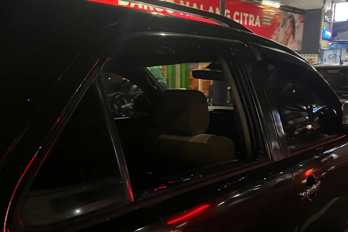 Kasus pencurian bermodus pecah kaca di Depok. (Liputan6.com/Dicky Agung Prihanto)