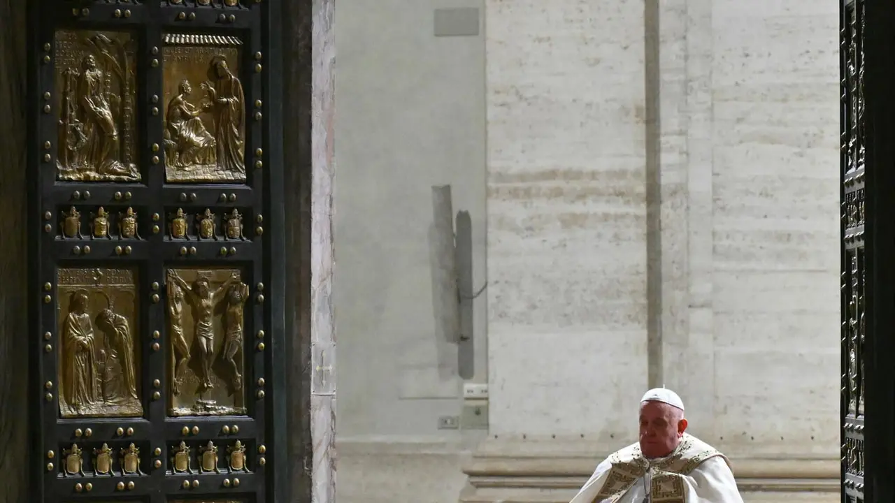 Buka Pintu Suci Basilika Santo Petrus, Paus Fransiskus Mulai Yubileum 2025