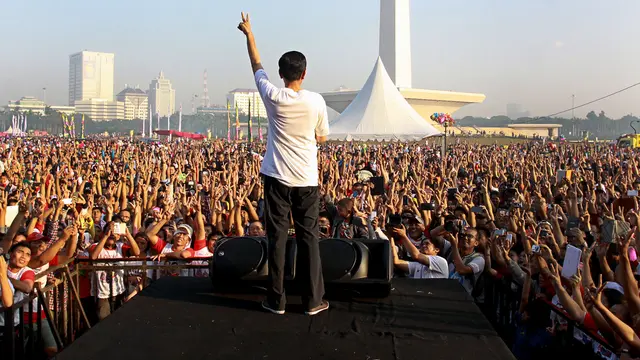 Kubu Prabowo Tuding Jokowi Kampanye di Monas