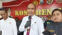 Polres Tuban beberkan terkait beredarnya kabar ada oknum anggota kepolisian yang diduga terlibat bisnis bahan bakar minyak (BBM) ilegal di wilayah Kecamatan Bancar, Kabupaten Tuban, Jawa Timur.