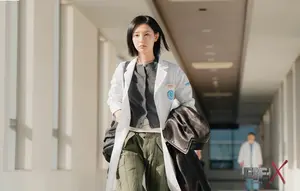 Potret Kim Ji Won Jadi Dokter Bedah Genius di Drama Doctor X
