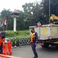 Water barrier yang disiapkan Pemkot Bogor jelang pemberlakuan PSBB. (Liputan6.com/Achmad Sudarno)