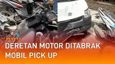 Deretan motor yang terparkir di pinggir jalan ditabrak mobil pick up. Kejadian ini terjadi di depan Citos Jalan TB Simatupang, Cilandak, Jakarta Selatan.