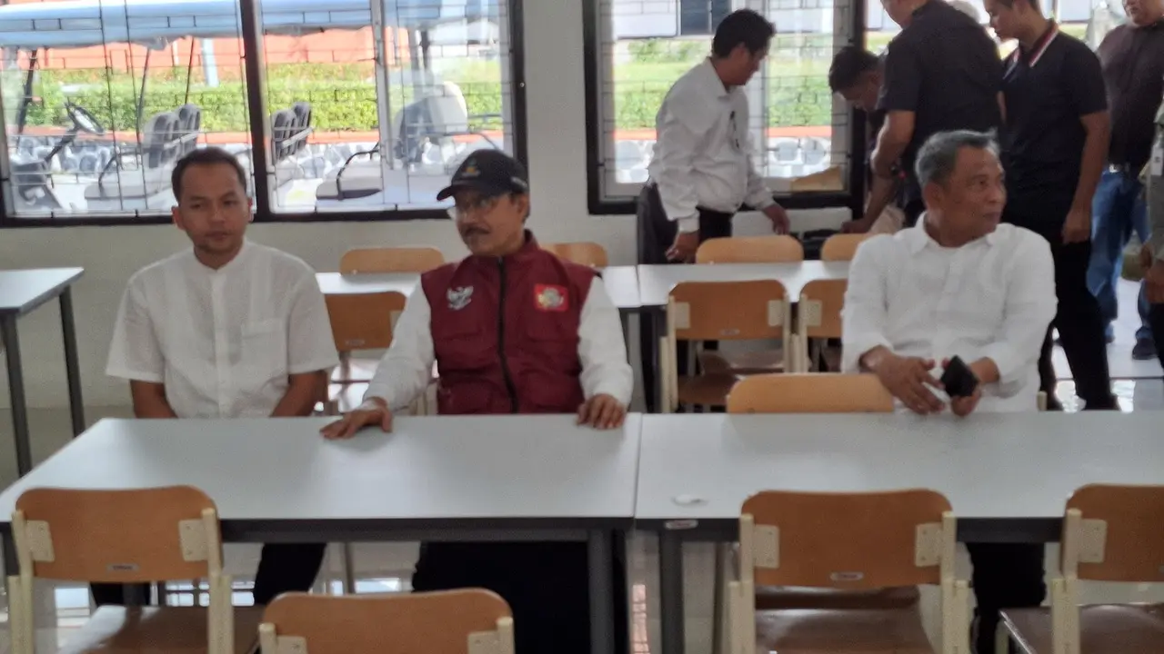 Mensos Kunjungi Sekolah Rakyat Solo