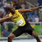 Pelari Jamaika, Usain Bolt, meraih medali emas pada nomor 200 meter Olimpiade Rio de Janiero 2016, Kamis (18/8/2016) atau Jumat pagi WIB. (AP Photo/David J. Phillip)