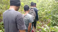 Penangkapan pelaku pemburu badak jawa di hutan Taman Nasional (TN) Ujung Kulon, Banten. (Dok. Istimewa)