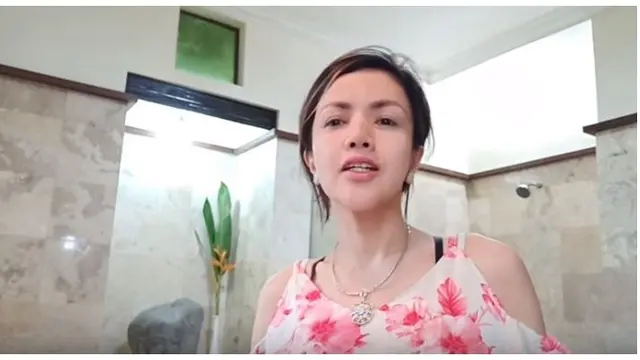 Barbie Kumalasari terlihat lebih cerah dan glowing saat tanpa makeup.