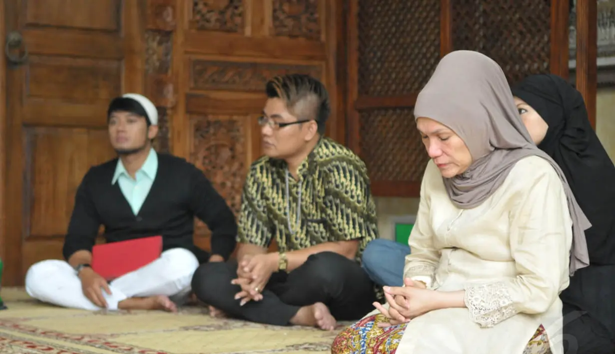 Dorce Gamalama berharap dengan doa bersama di bulan Ramadan ini mudah-mudahan penyakit Olga bisa segera sembuh. (Liputan6.com/Panji Diksana)