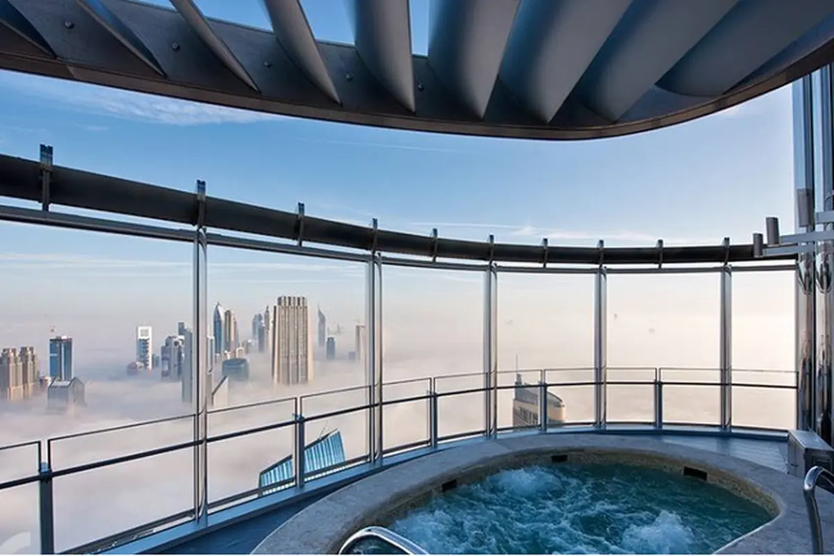 Pemandian Air Panas di Burj Khalifa