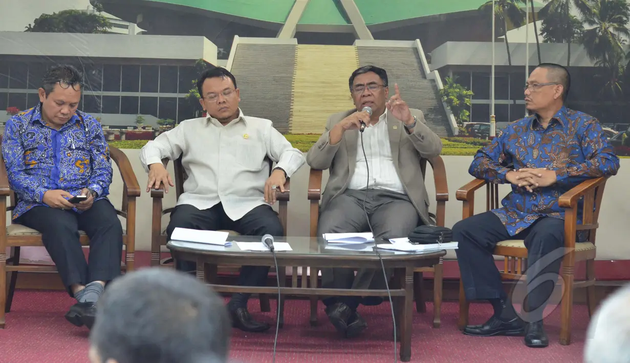 Suasana diskusi seputar permasalahan haji di Pressroom Kompleks Parlemen Senayan, Jakarta, Rabu (25/3/2015). (Liputan6.com/Andrian M Tunay)