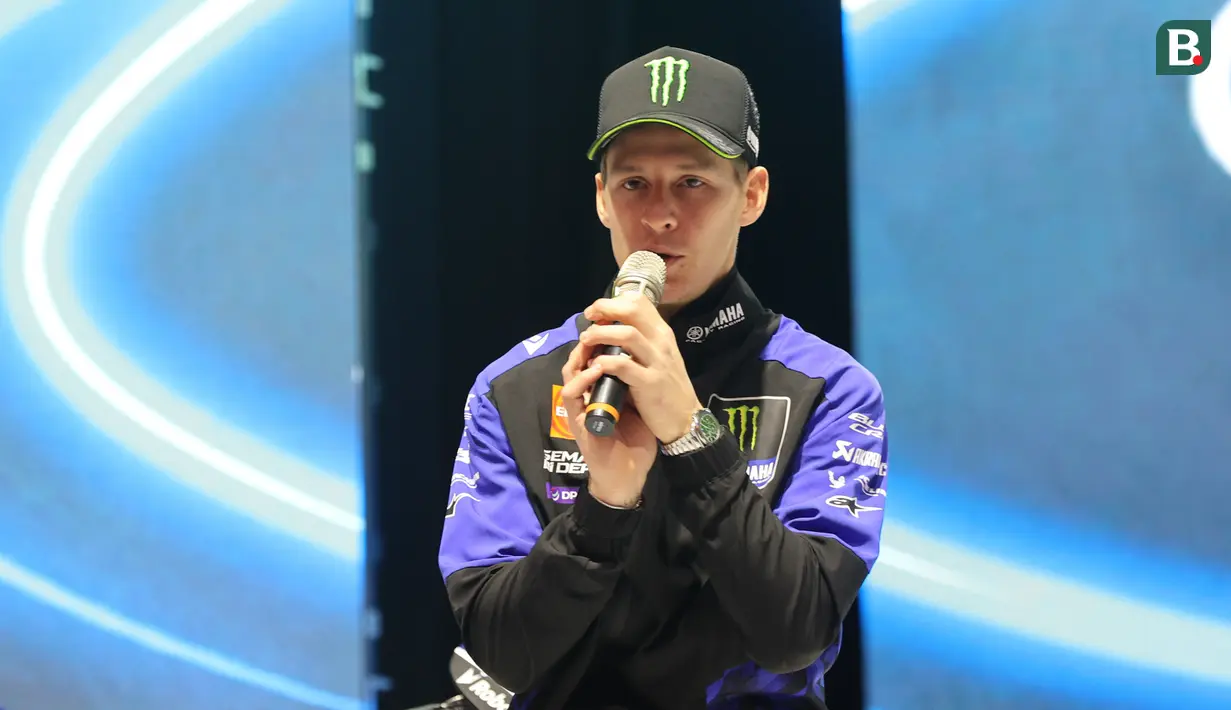 Tim memperkenalkan YZR-M1 versi terbaru yang telah didesain ulang total yang akan menjadi senjata utama bagi dua pembalap andalan mereka, Fabio Quartararo dan Alex Rins. (Bola.com/M Iqbal Ichsan)