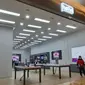 Toko offline khusus Apple Hello dari Blibli OMG yang ada di Kuningan City, Jakarta. (Liputan6.com/Agustinus M. Damar)