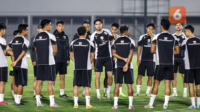 Foto: Baru Tiba di Tanah Air, Kevin Diks Langsung Geber Latihan Bersama Timnas Indonesia