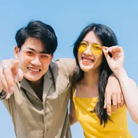 ilustrasi pasangan kencan/TimeImage Production/Shutterstock