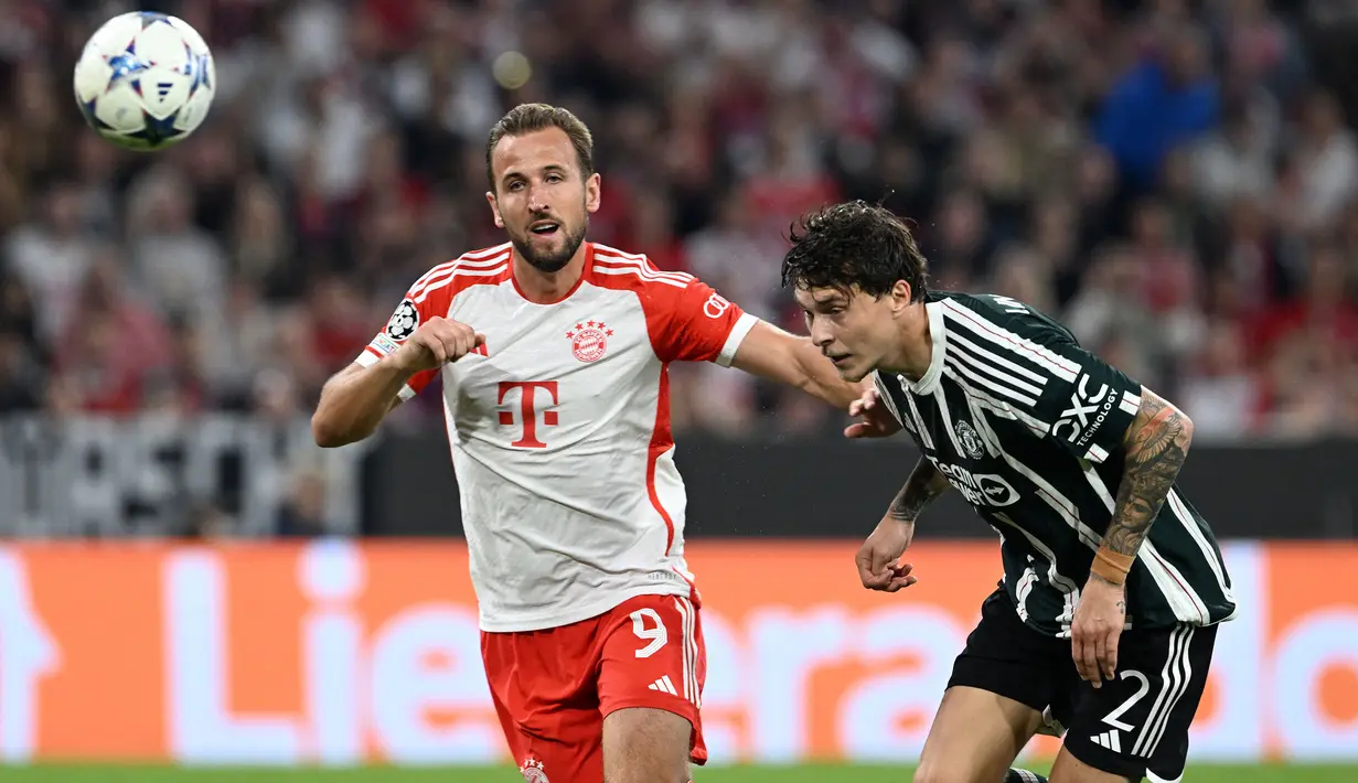 Harry Kane yang kini tengah menjalani musim pertama bersama Bayern Munchen setelah meninggalkan Tottenham Hotspur tercatat memiliki koleksi 25 gol di Liga Champions, 4 di antaranya dicetak pada musim ini bersama Bayern Munchen dari 4 laga. Bersama Tottenham dan Bayern Munchen, Harry Kane telah tampil dalam 36 laga di Liga Champions selama 6 musim, 2016/2017 hingga 2019/2020, 2022/2023 dan 2023/2024. (AFP/Christof Stache)