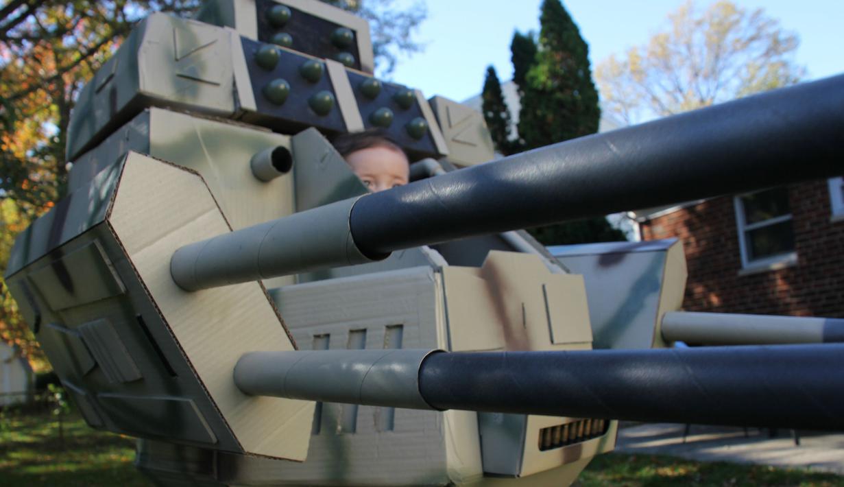 MechWarrior Halloween siap beraksi di pesta halloween (Imgur.com)