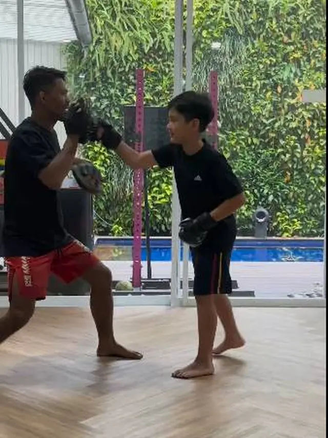 Ditonjok Teman Sekolah, Ini 7 Momen Rafathar Latihan Bela Diri Bersama Juara MMA
