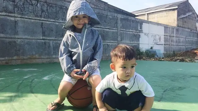 7 Potret Kompak Anak-Anak Tya Ariestya, Bikin Gemas
