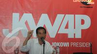 Di posko pemenangan JKW4P, Jalan Cemara, Menteng, Jakarta Pusat, Jokowi mengatakan masih tetap menunggu penetapan penghitungan suara dari KPU (Liputan6.com/Herman Zakharia)