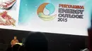 Widhyawan Prawiraatmadja menjelaskan presentasinya pada Pertamina Energy Outlook 2015 di Ballroom 3 Pacific Place, Jakarta, Rabu (3/12/2014). (Liputan6.com/Faizal Fanani)