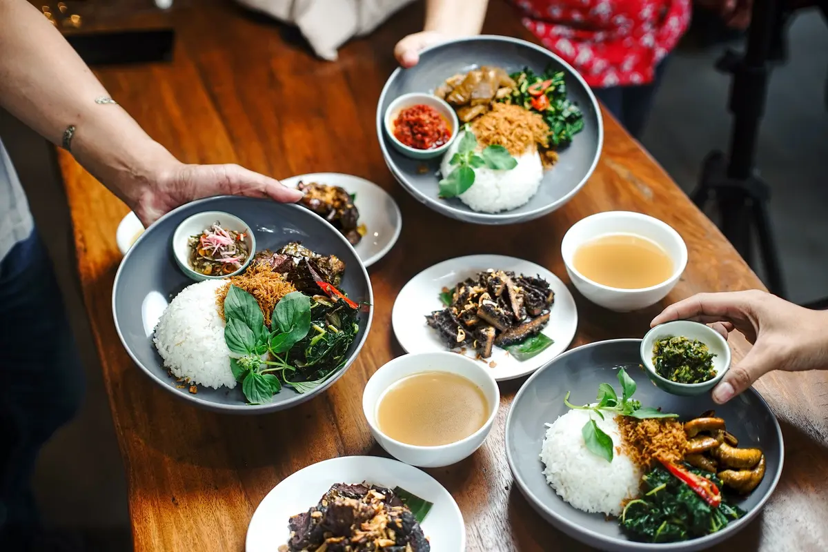 Restoran jeroan di Yogyakarta ini menyediakan menu khusus olahan jeroan sapi seperti iso, babat, dan paru