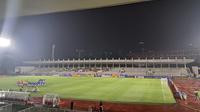 Stadion Madya, Jakarta Pusat, pada Rabu (25/9/2024) sepi ketika Timnas Indonesia U-20 berhadapan dengan Timnas Maladewa U-20 di Kualifikasi Piala Asia U-20 2025. (Bola.com/Muhammad Adiyaksa)