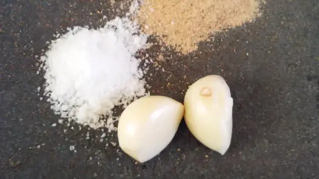 Buat bakwan sayur renyah dan minim minyak dengan resep mudah ini. Cita rasa yang menggugah selera menanti.
