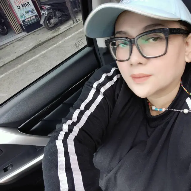 Ingat Tante Pressier di Keluarga Cemara? Ini 6 Potret Terbaru Wina Zulfiana