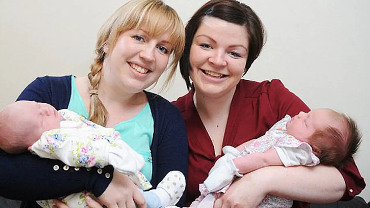 Lydia Crispin dan Dawn Bamber | Foto: copyright dailymail.co.uk