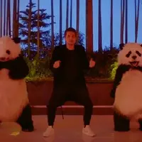 Ungkap sisi lain, John Mayer tampil ekspresif di video klip terbarunya.