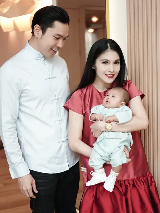 Sampai saat ini, Sandra Dewi belum pernah terlihat bergabung dengan squad tertentu. Ia terlihat lebih banyak menghabiskan waktu dengan keluarga kecilnya dan fokus merawat Raphel Moeis. (Foto: instagram.com/sandradewi88)