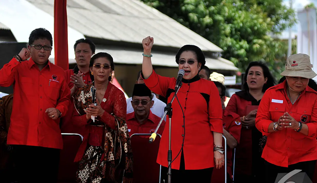 Ketua Umum PDIP, Megawati Soekarnoputri saat berpidato di HUT PDIP ke-42, Jakarta, Sabtu (10/1/2015). (Liputan6.com/Johan Tallo)