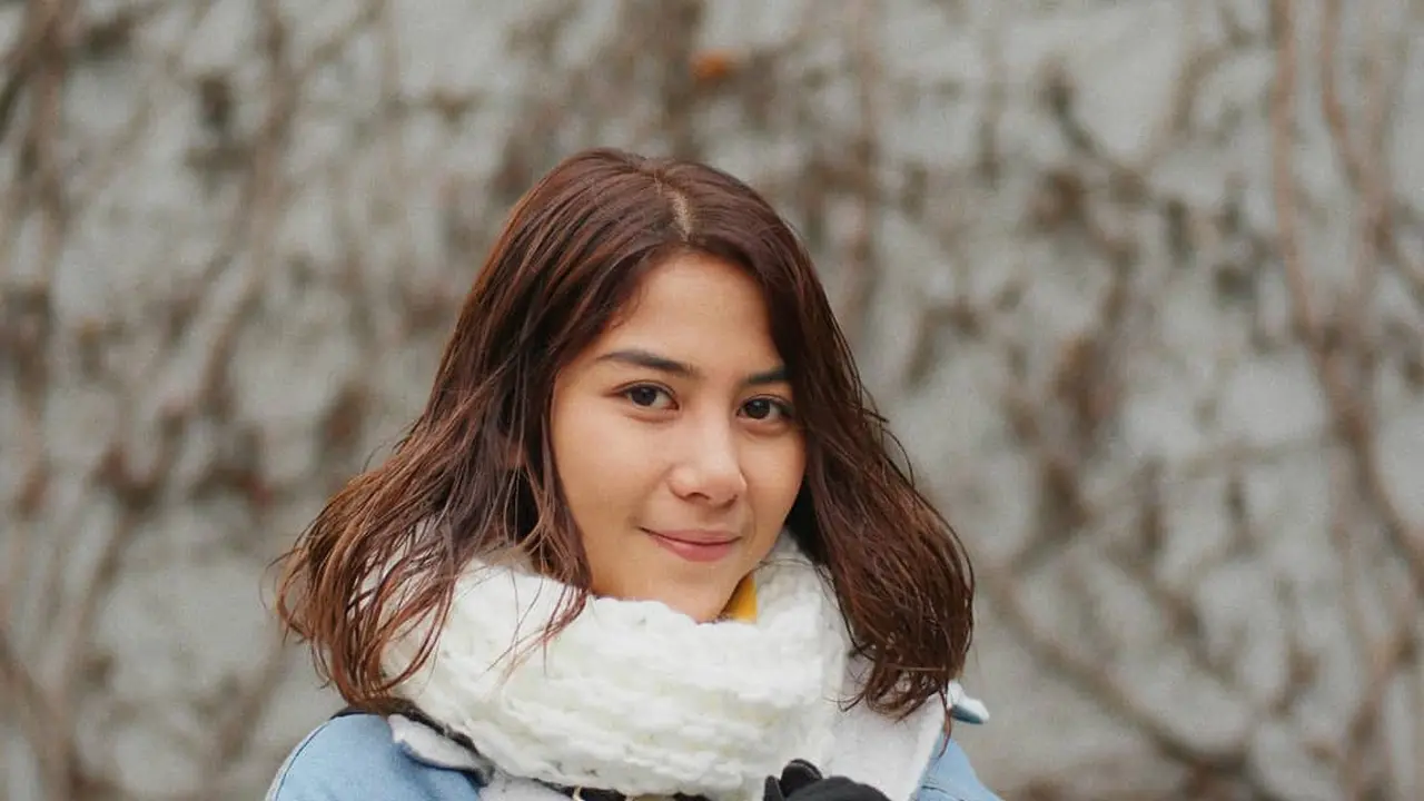 Pesona Cantik Alami Adinda Thomas