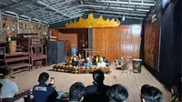 Salah satu grup musik tradisional Lampung yang akan tampil pada FMTI di Bandar Lampung mendatang. Foto : (Liputan6.com/Ardi)