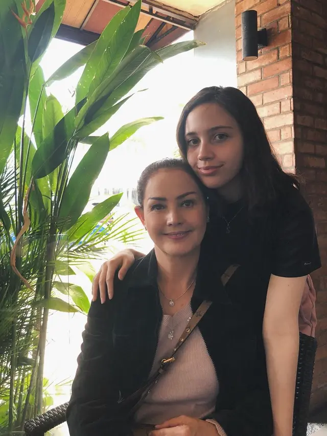 Lama Tak Terekspos, Ini 6 Potret Terbaru Sharon Sahertian Pemain Sinetron 'Hanya Kamu'