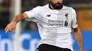 10. Mohamed Salah - Tak ada satupun pemain Liverpool mendapat rasa hormat dari fans Manchester United. Pengecualian bagi Salah yang sangat dihormati fans setan merah, akibat dari tabiat baik Salah didalam dan luar lapangan. (AFP/Alberto Pizzolo)