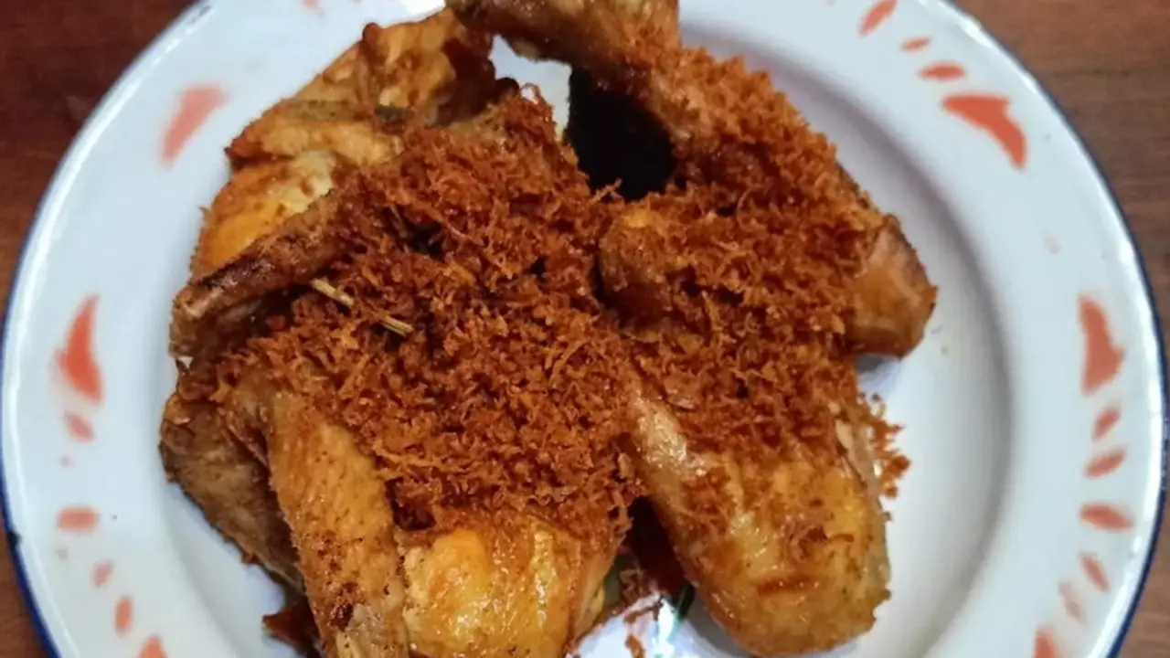 Ayam Goreng Serundeng Kemiri