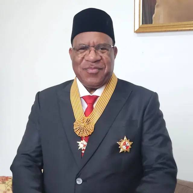 Wamendagri John Wempi Wetipo Dapat Penghargaan Bintang Jasa Utama dari Presiden Jokowi