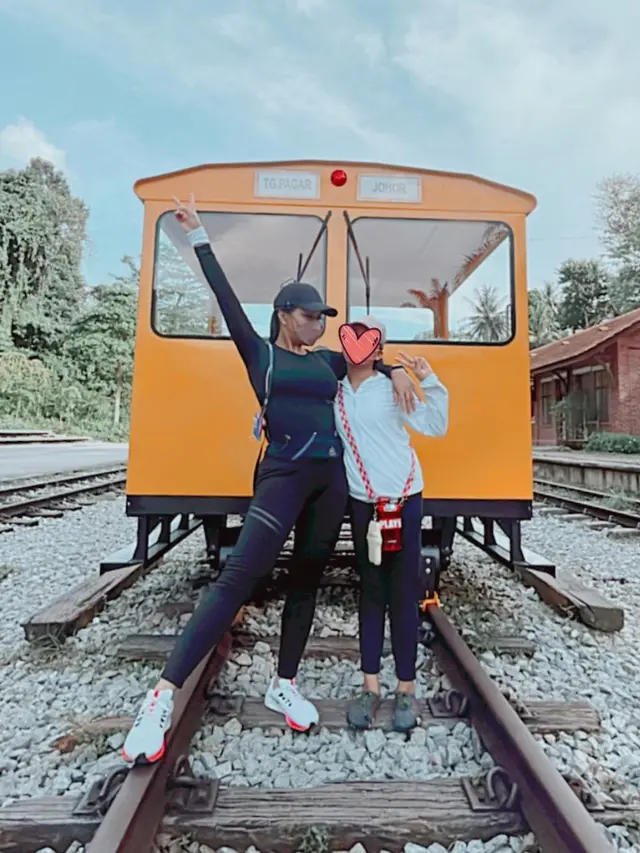 Denada & Aisha Aurum - Credit: instagram.com/denadaindonesia