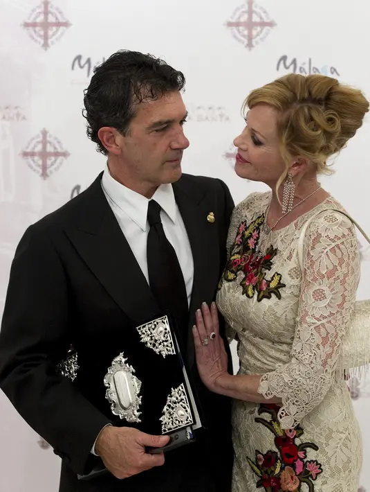 Antonio Banderas yang telah menikah selama 20 tahun dengan Melanie Griffith tidak menyesali perceraiannya dengan sang mantan istri. Mereka berpisah pada tahun 2014 namun tetap menjalin hubungan baik sebagai teman. (Bintang/EPA)
