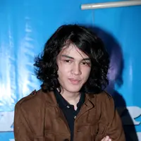 Tak terasa Shawn Adrian Khulafa yang merupakan anak dari aktris cantik Andi Soraya sudah mulai menunjukkan kedewasaannya. Ia rupanya memiliki bakat sebagai seorang musisi. (Andy Masela/Bintang.com)