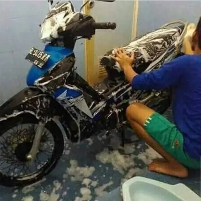 Deretan Potret Kelakuan Orang-orang Paling Terniat, Bikin Kita Gak Habis Pikir