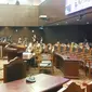 Gubernur DKI Jakarta Basuki Tjahaja Purnama atau Ahok kembali mendatangi gedung Mahkamah Konstitusi (MK), Rabu (31/8/2016).  (Liputan6.com/Delvira Hutabarat)