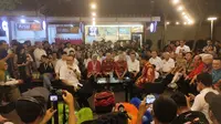 Calon Presiden (Capres) nomor urut satu Anies Baswedan menghadiri perayaan imlek bersama Komunitas Masyarakat Indonesia Tionghoa (KOMIT) di kawasan Glodok Chinatown, Jakarta Barat. (Liputan6.com/Winda Nelfira)