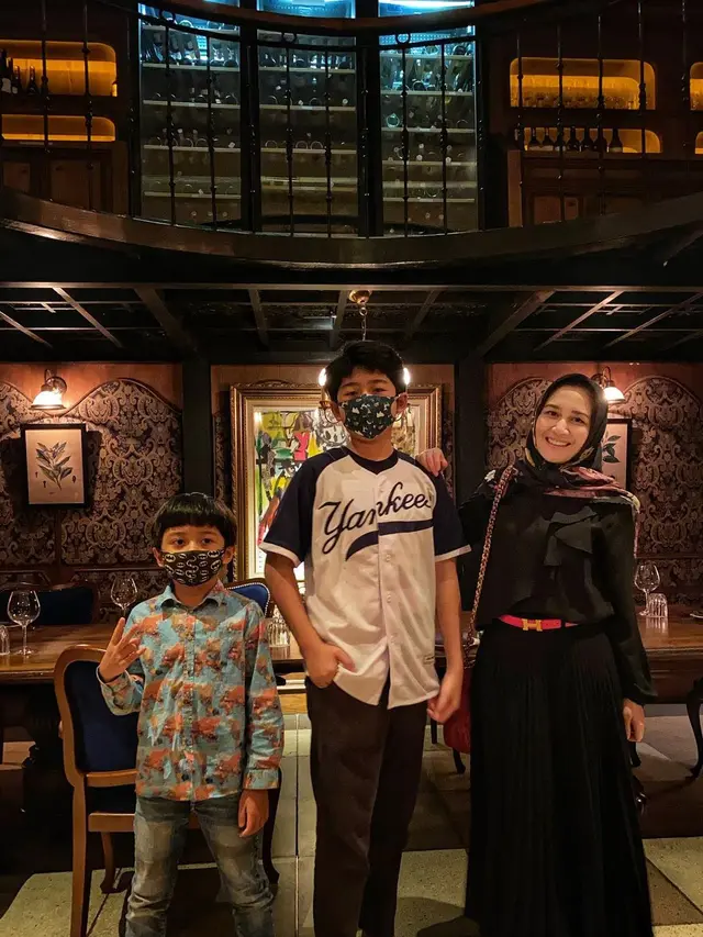 6 Potret Kesederhanaan Dine Mutiara Istri Sahrul Gunawan, Menjabat CEO Rumah Sakit