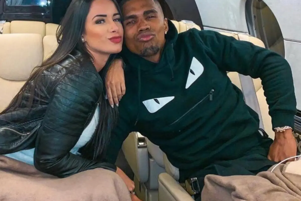 Bintang Juventus Gebet Model Seksi Bekas Neymar