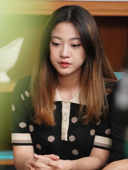 Saudara kandung Bio One ini memang kerap unggah foto tampil feminin. Jika melihat kilas balik saat jadi Ronaldowati tentu membuat banyak orang merasa pangling dengan kecantikan Nona Berlian. Tak heran foto-foto Nona Berlian selalu banjir like dan komentar dari warganet, (Liputan6.com/IG/nonaberlian)