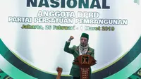Ketua Umum PPP M. Romahurmuziy  memberikan arahan dalam pembukaan Rapimnas IV dan Workshop Nasional Anggota DPRD PPP di Jakarta, Selasa (26/2). Kegiatan Rapimnas ini diikuti pengurus harian DPP dan 34 DPW seluruh Indonesia. (Liputan6.com/Faizal Fanani)